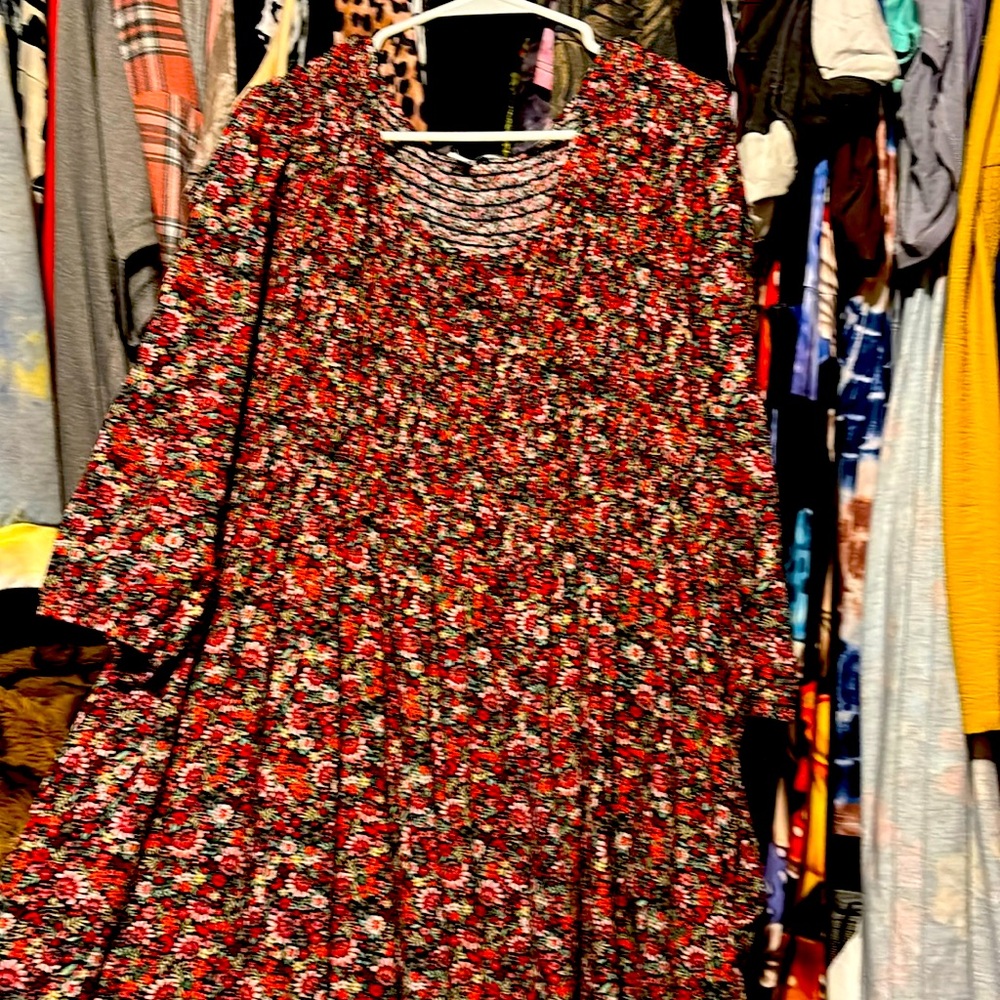 Craft and barrow, made in India. Size3x.